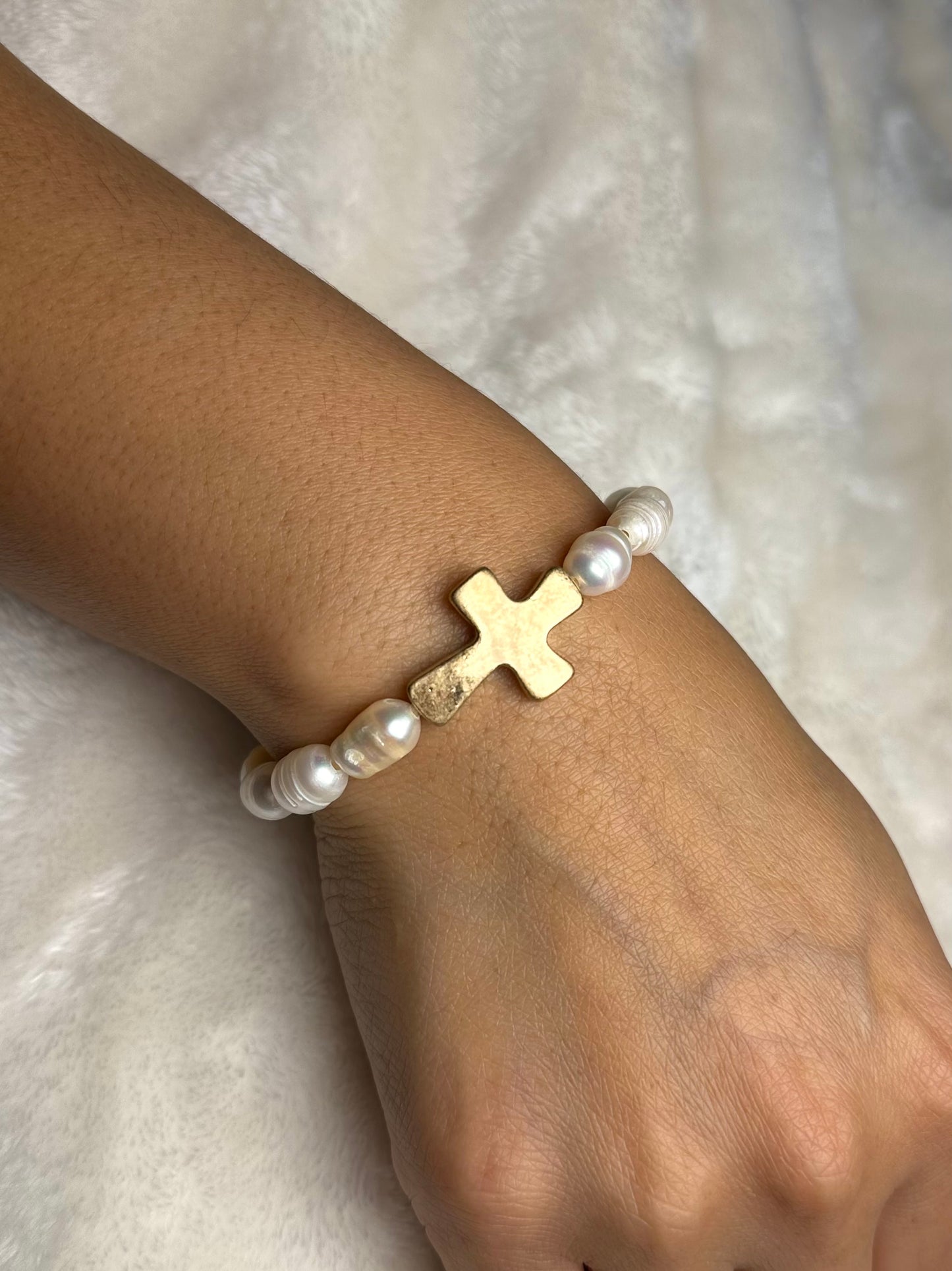 Cross Charm Pearl Bracelet
