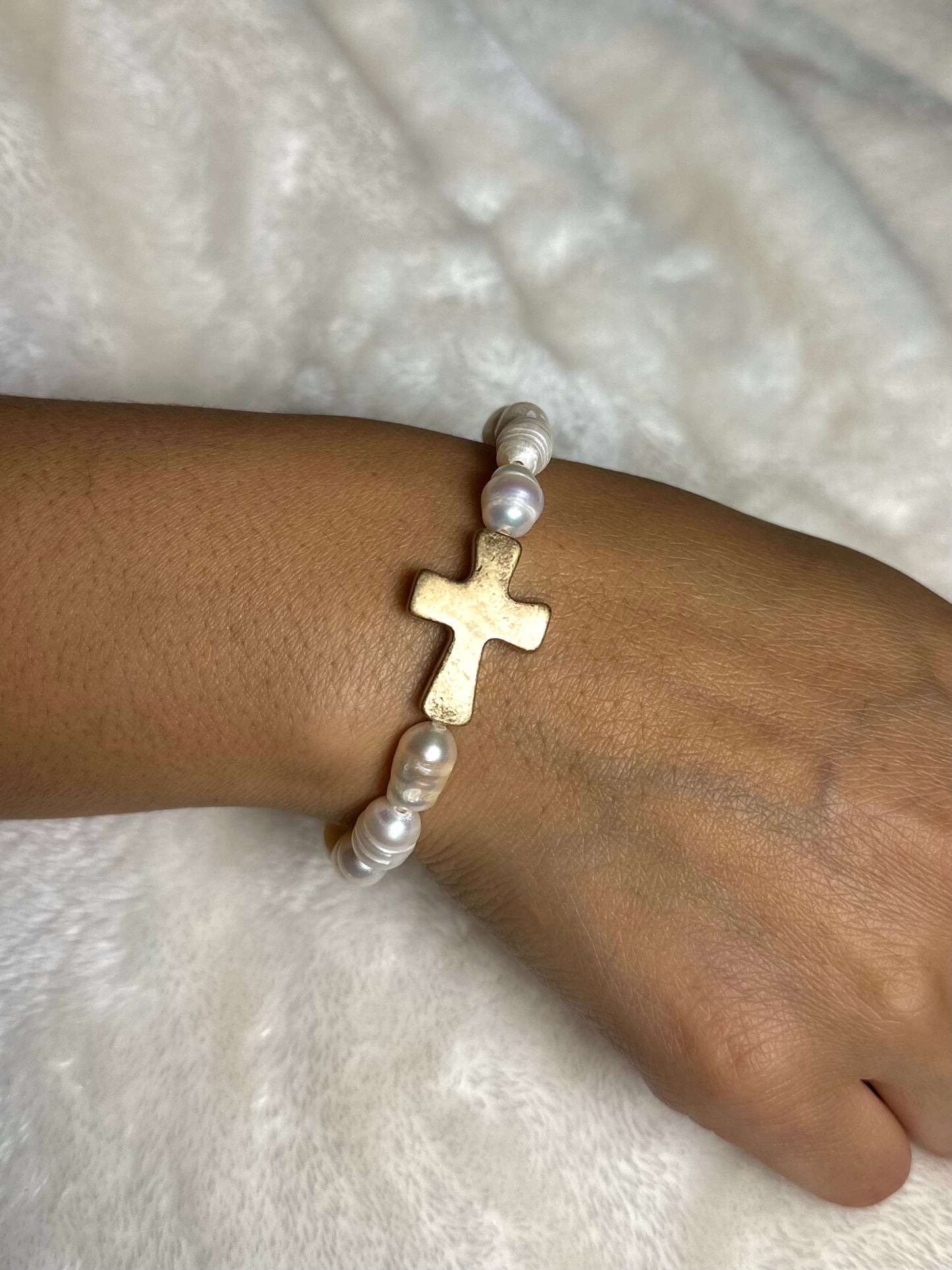 Cross Charm Pearl Bracelet