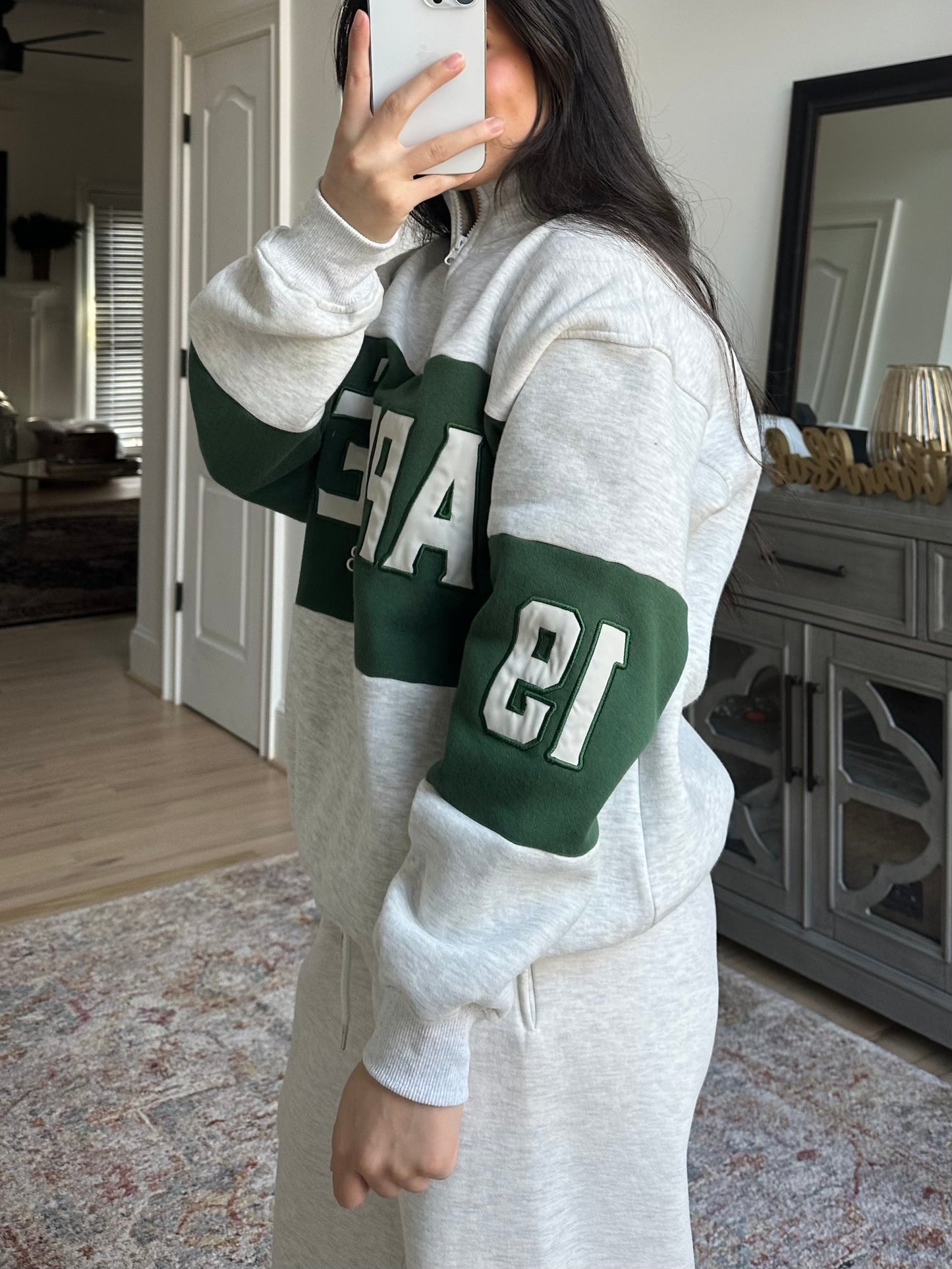 Heather Grey & Green Apres Sweatshirt