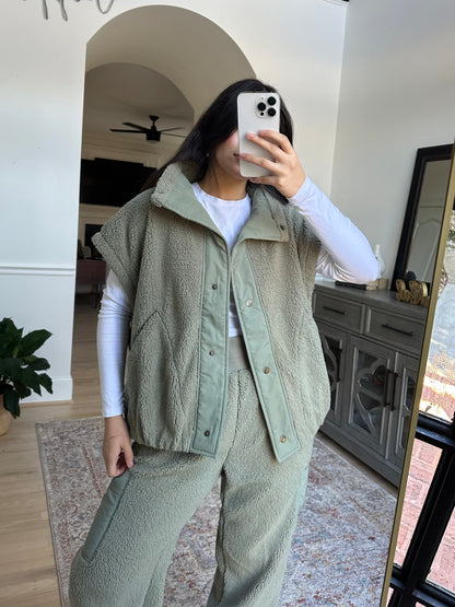 Sage Oversized Sherpa Vest