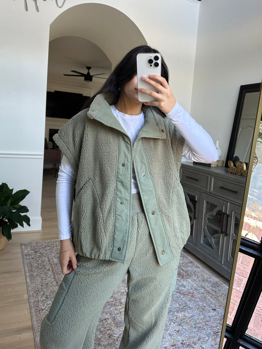 Sage Oversized Sherpa Vest