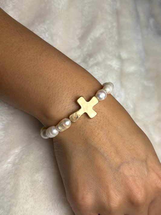 Cross Charm Pearl Bracelet