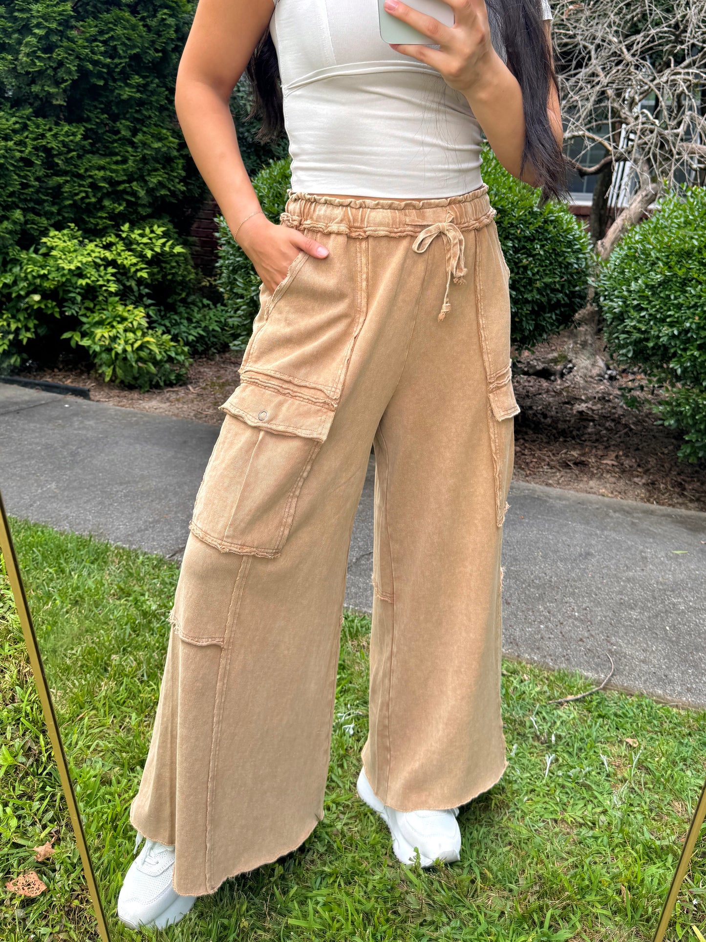 Latte Cargo Flowy Cropped Pants